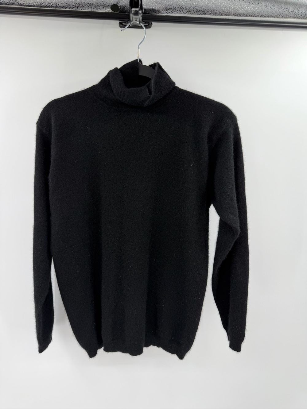 Lord & Taylor 100% Cashmere Black Turtleneck Sweater Medium